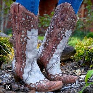 CORAL laser overlay snip toe boots 57814 889 Genuine leather. Size 8.5